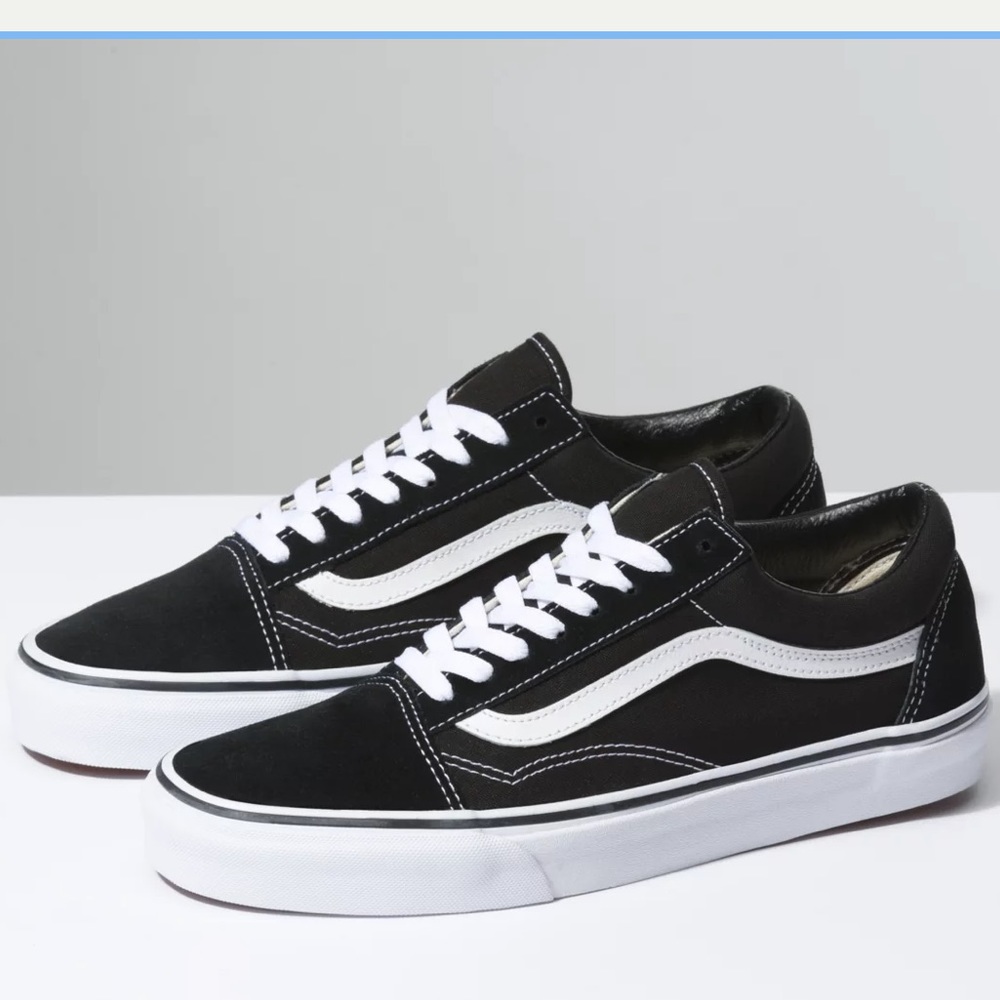 Vans “Old Skool” in black
